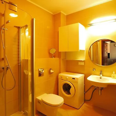 아파트 Apartments, 코워브제크
