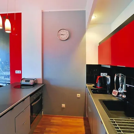 아파트 Apartments, *